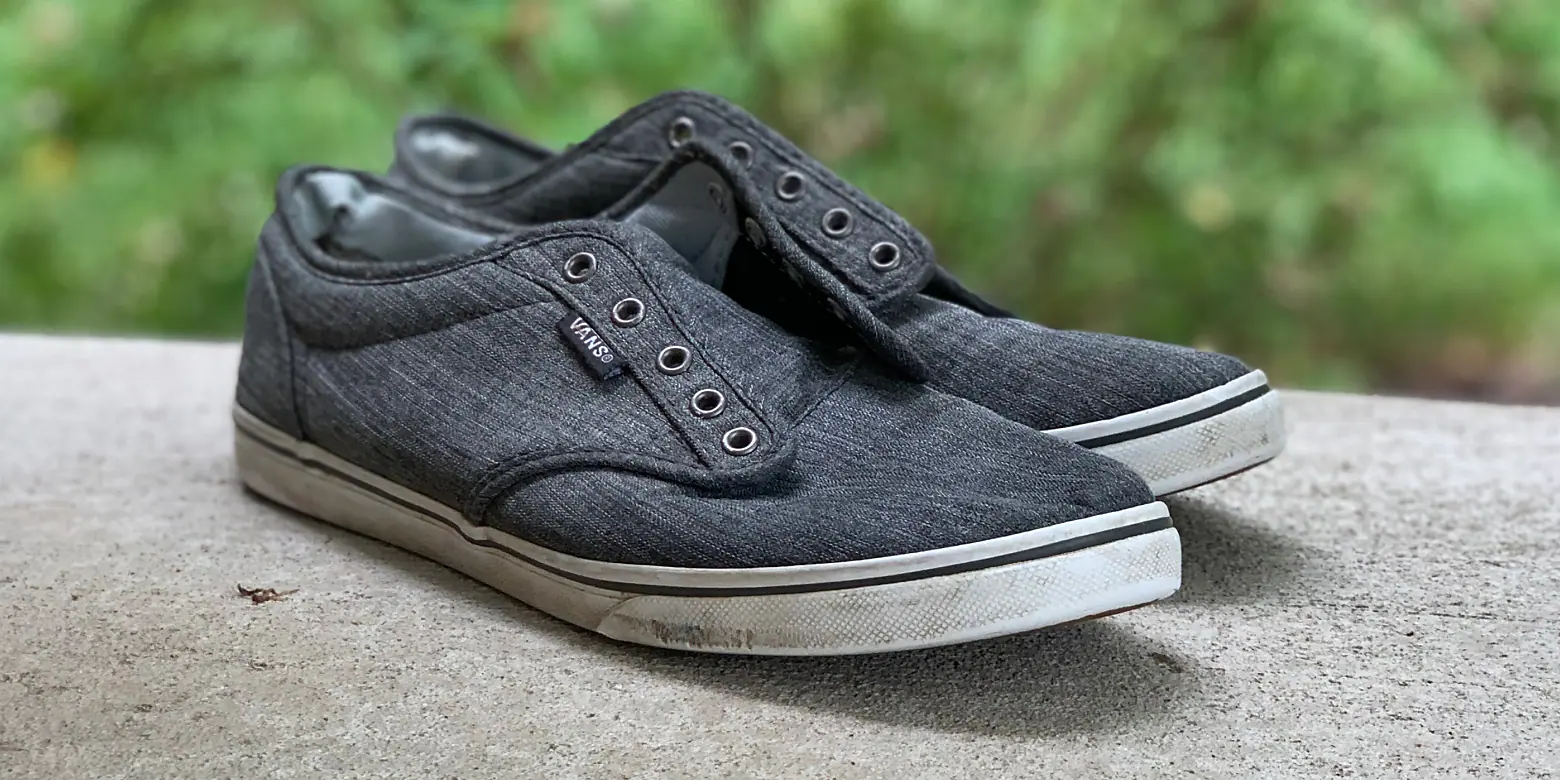 کفش ها را در ماشین لباسشویی بشویید