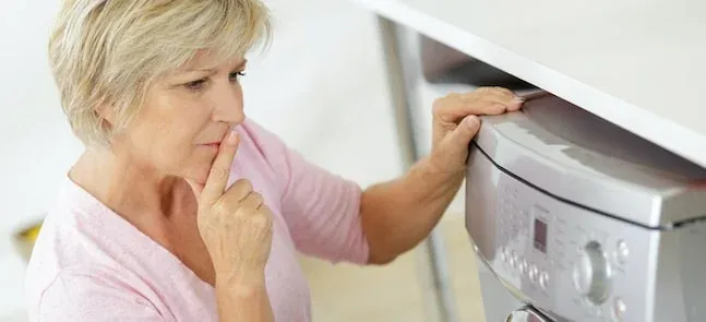 ارور F18 در ماشین لباسشویی ایندزیت