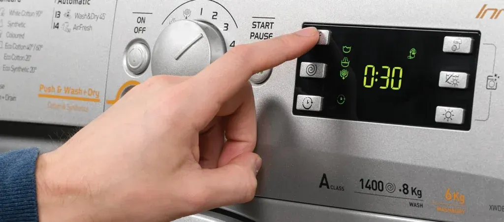 ماشین لباسشویی ایندزیت XWA 81682